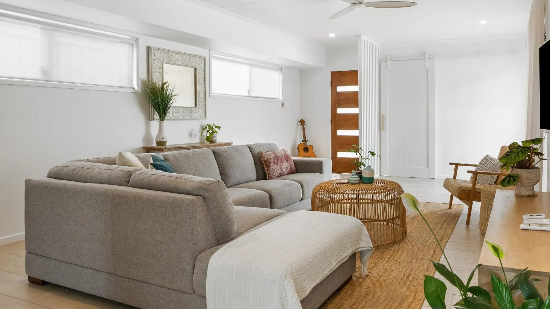 Holiday home Coastal Chic Poolside Villa- Pet Friendly Mooloolaba