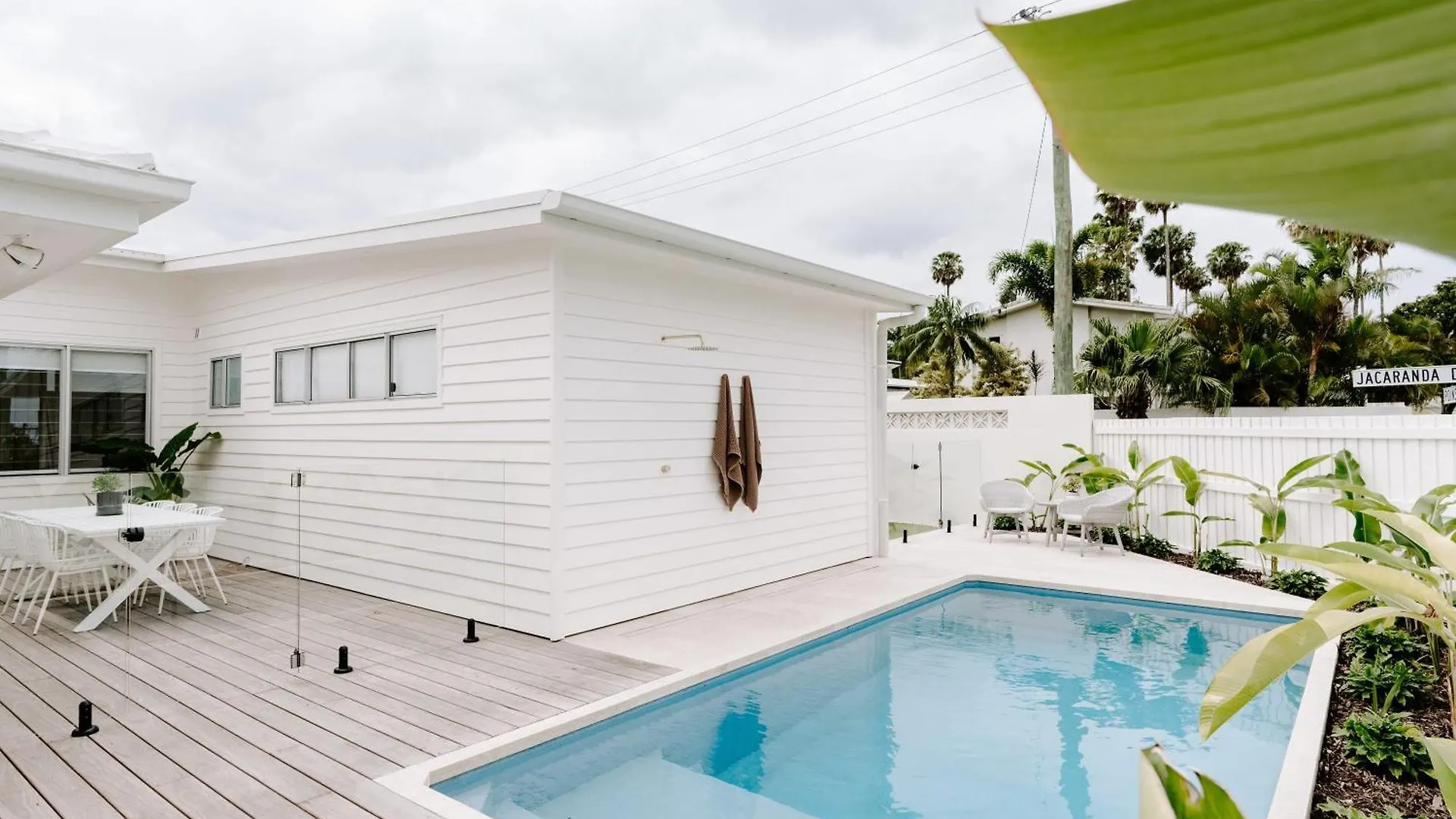 Coastal Chic Poolside Villa- Pet Friendly Mooloolaba