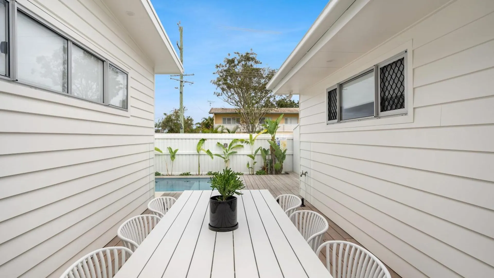 Coastal Chic Poolside Villa- Pet Friendly Mooloolaba 0*,  Australia