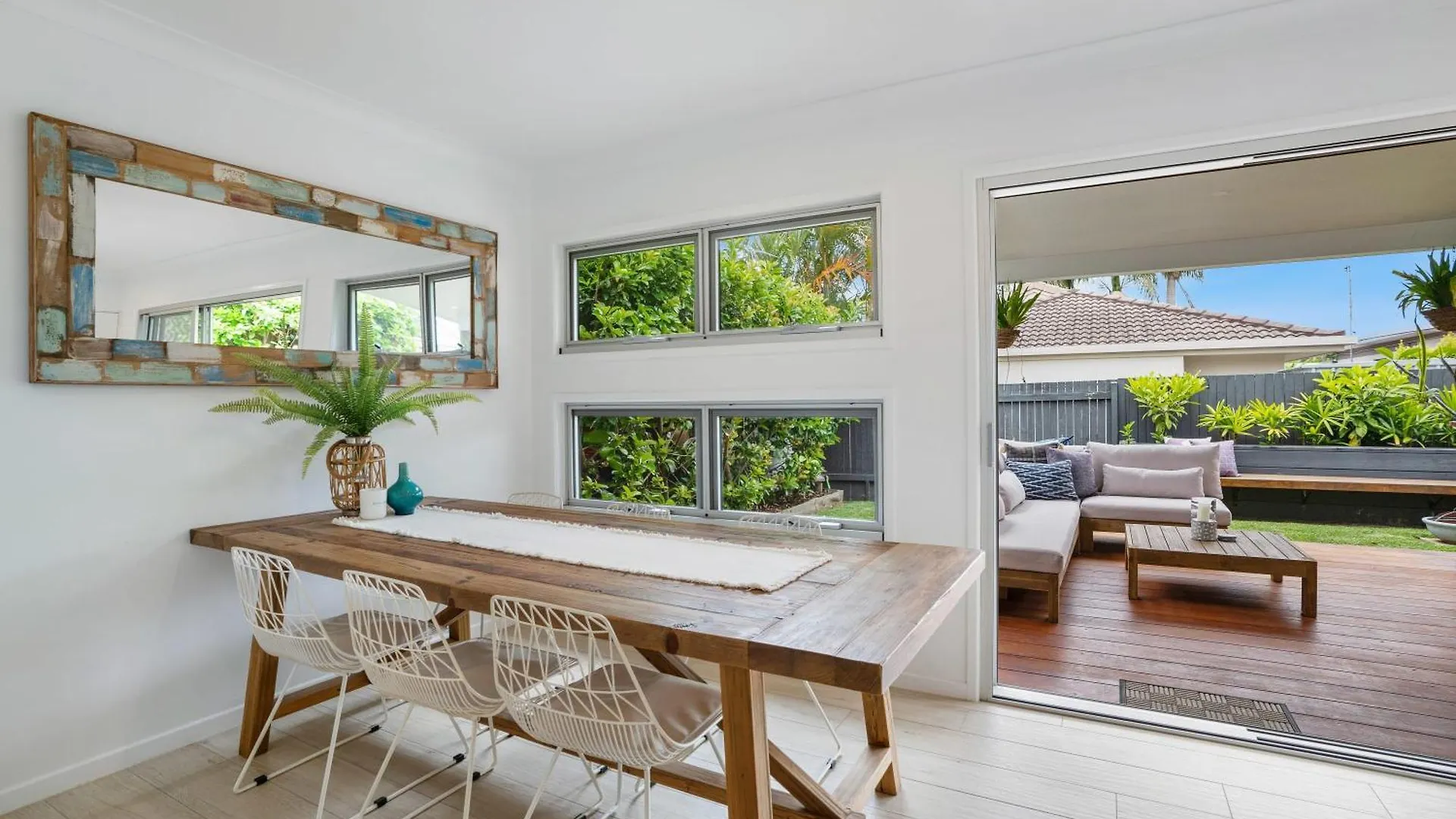 Coastal Chic Poolside Villa- Pet Friendly Mooloolaba Australia